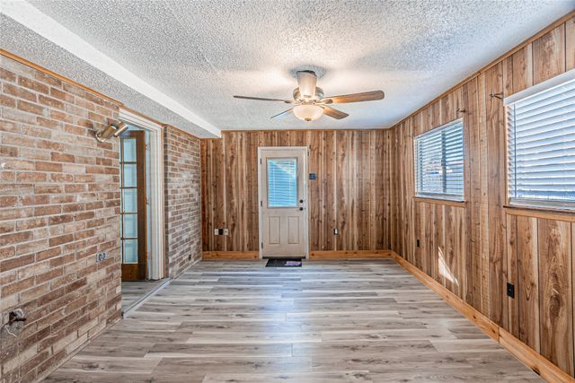 1313 Oakbluff Drive, Lancaster, TX 75146