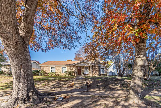 1313 Oakbluff Drive, Lancaster, TX 75146