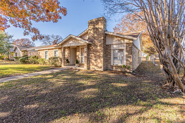 1313 Oakbluff Drive, Lancaster, TX 75146
