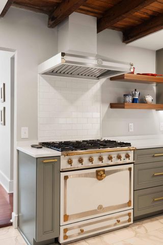 100 Queen Street, Charleston, SC 29401