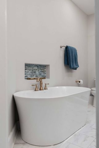 100 Queen Street, Charleston, SC 29401