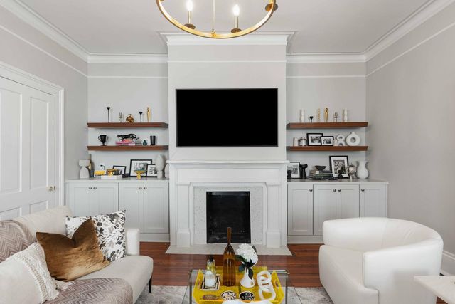 100 Queen Street, Charleston, SC 29401