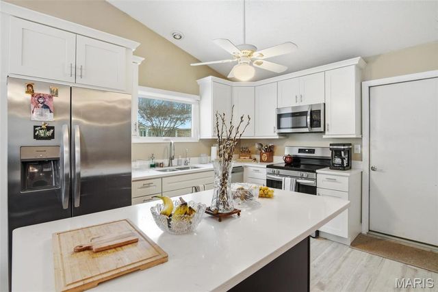 206 Newcastle Drive, Fairview Heights, IL 62208