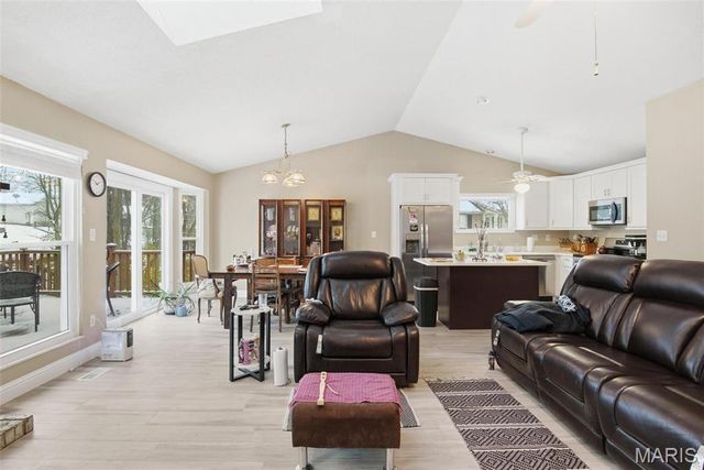 206 Newcastle Drive, Fairview Heights, IL 62208