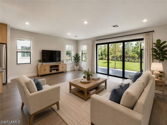 19278 Hinkley DR, Estero, FL 33928