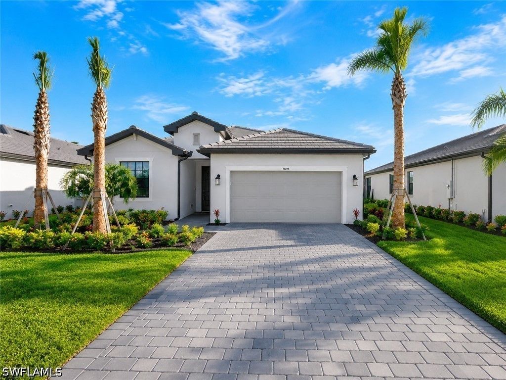 19278 Hinkley DR, Estero, FL 33928