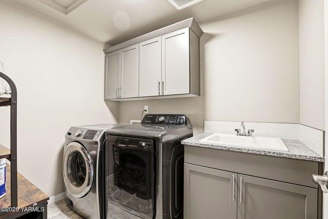 6105 Occidental Rd, Yakima, WA 98903