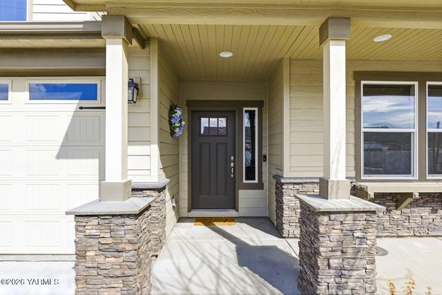 6105 Occidental Rd, Yakima, WA 98903