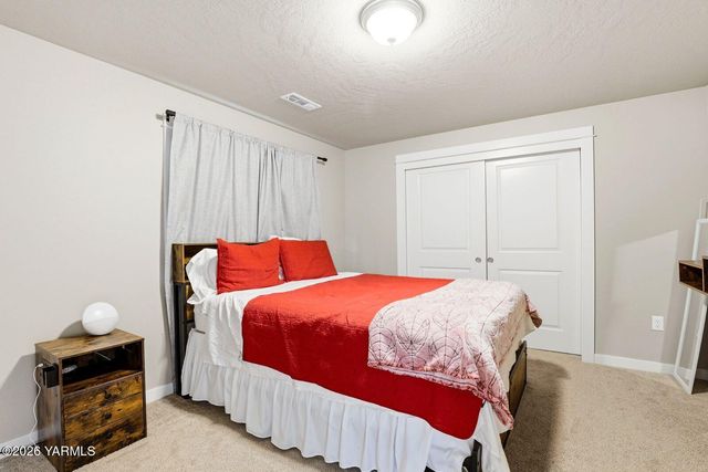 6105 Occidental Rd, Yakima, WA 98903