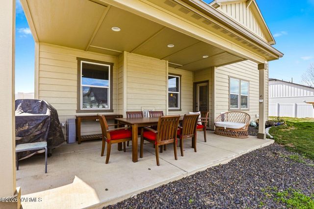 6105 Occidental Rd, Yakima, WA 98903