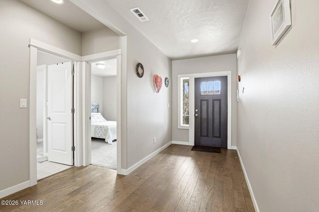 6105 Occidental Rd, Yakima, WA 98903