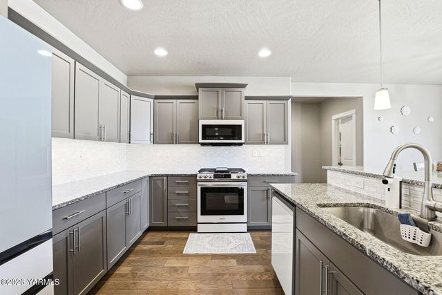 6105 Occidental Rd, Yakima, WA 98903