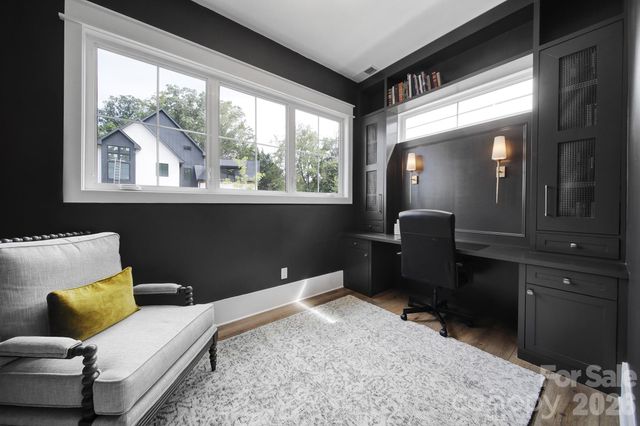 911 Laurel Creek Lane, Charlotte, NC 28211