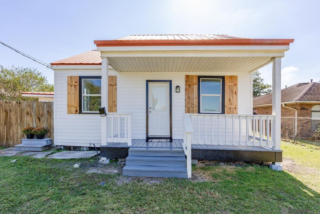 58735 Bayou Rd, Plaquemine, LA 70764