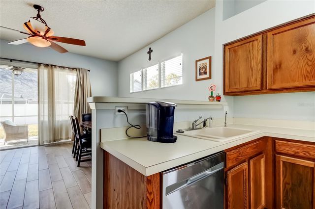 4251 FORESTER LANE, Tampa, FL 33618