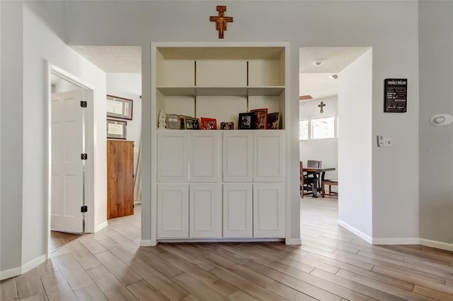 4251 FORESTER LANE, Tampa, FL 33618