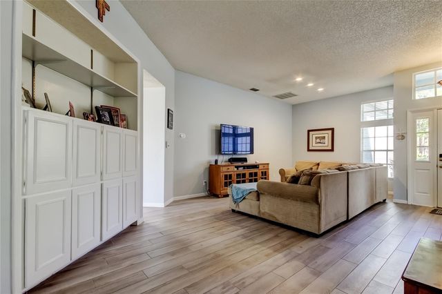 4251 FORESTER LANE, Tampa, FL 33618