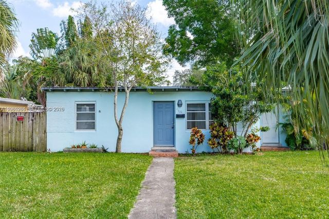 1716 SW 12th Ct, Fort Lauderdale, FL 33312