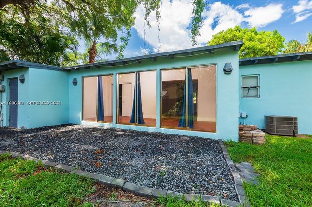 1716 SW 12th Ct, Fort Lauderdale, FL 33312