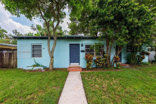 1716 SW 12th Ct, Fort Lauderdale, FL 33312
