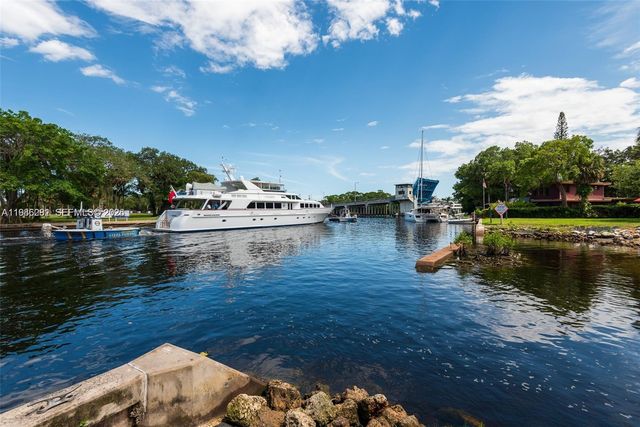 1716 SW 12th Ct, Fort Lauderdale, FL 33312