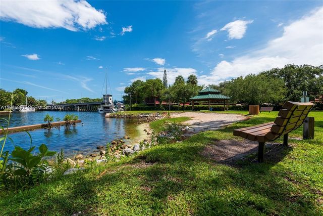 1716 SW 12th Ct, Fort Lauderdale, FL 33312