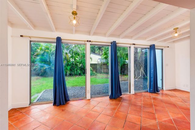 1716 SW 12th Ct, Fort Lauderdale, FL 33312