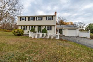 97 Kendall Rd, Tewksbury, MA 01876
