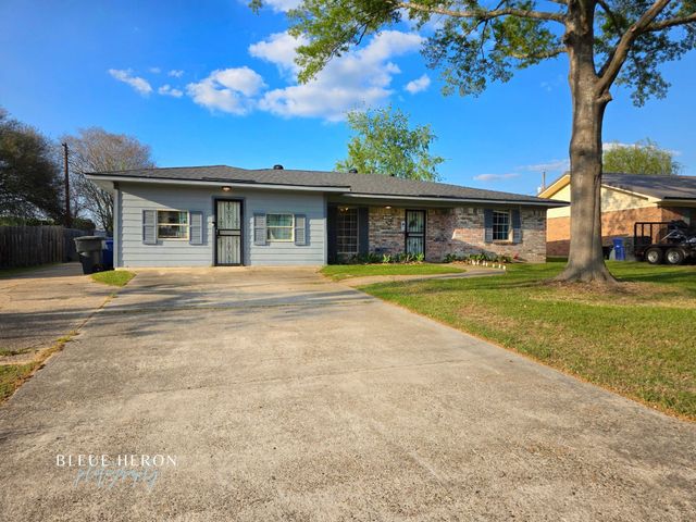 2042 Urbandale Street, Shreveport, LA 71118