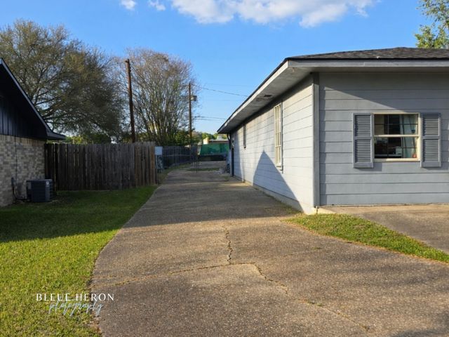 2042 Urbandale Street, Shreveport, LA 71118