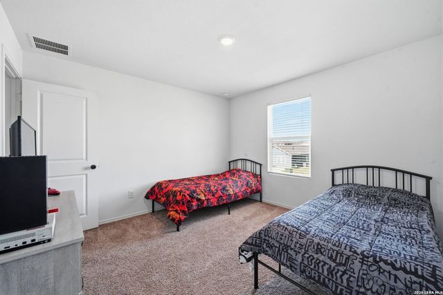 124 Maverick Cove, Pleasanton, TX 78064