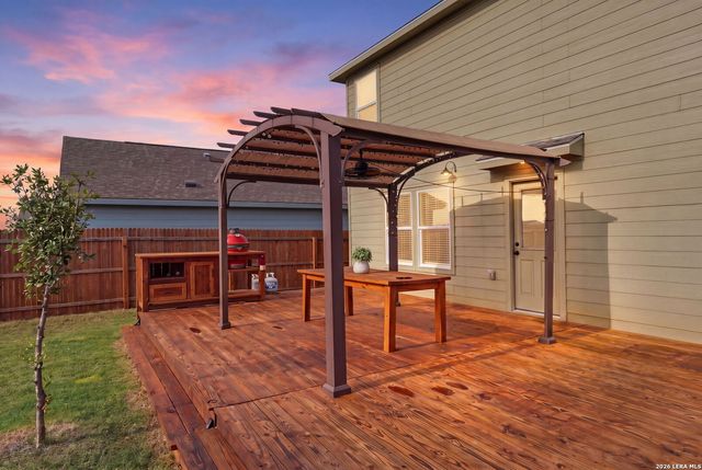 124 Maverick Cove, Pleasanton, TX 78064