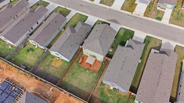124 Maverick Cove, Pleasanton, TX 78064