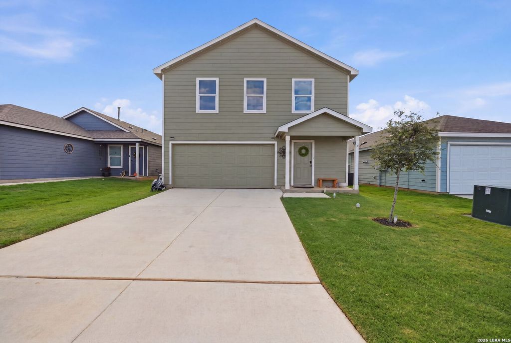 124 Maverick Cove, Pleasanton, TX 78064