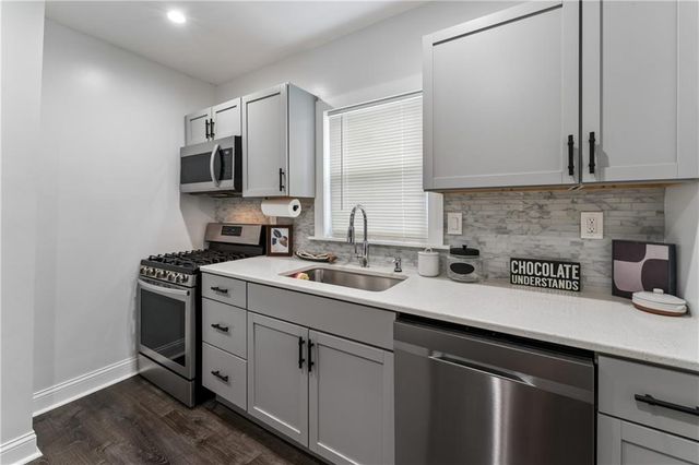 3425 Park Avenue, Kansas City, MO 64109