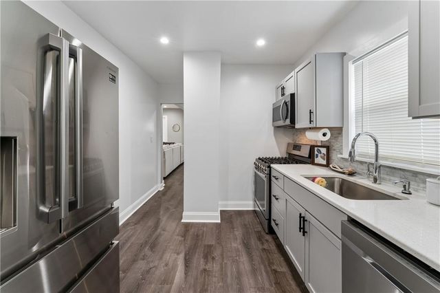 3425 Park Avenue, Kansas City, MO 64109