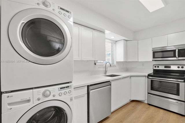 1601 Bay Rd 8, Miami Beach, FL 33139