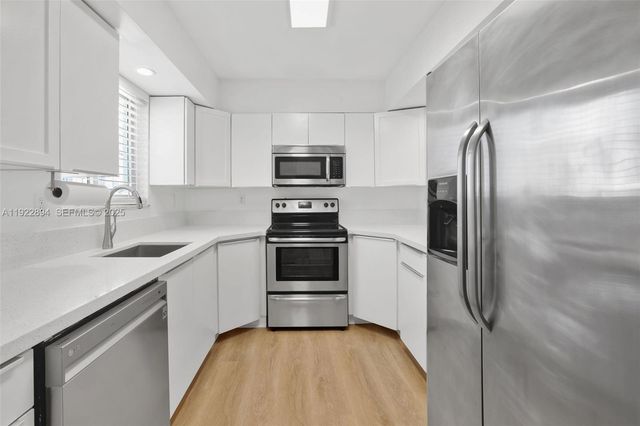 1601 Bay Rd 8, Miami Beach, FL 33139