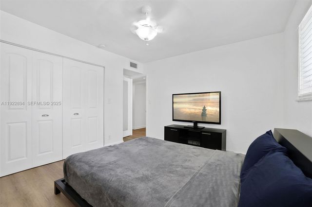 1601 Bay Rd 8, Miami Beach, FL 33139