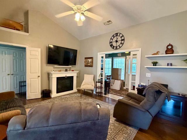 207 Melody Gardens Dr., Surfside Beach, SC 29575