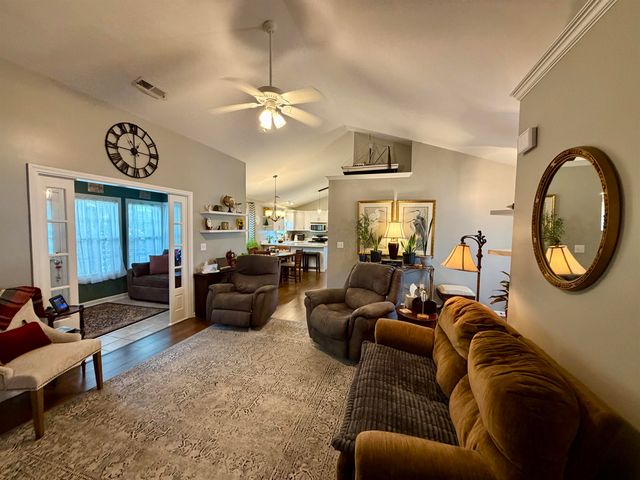 207 Melody Gardens Dr., Surfside Beach, SC 29575