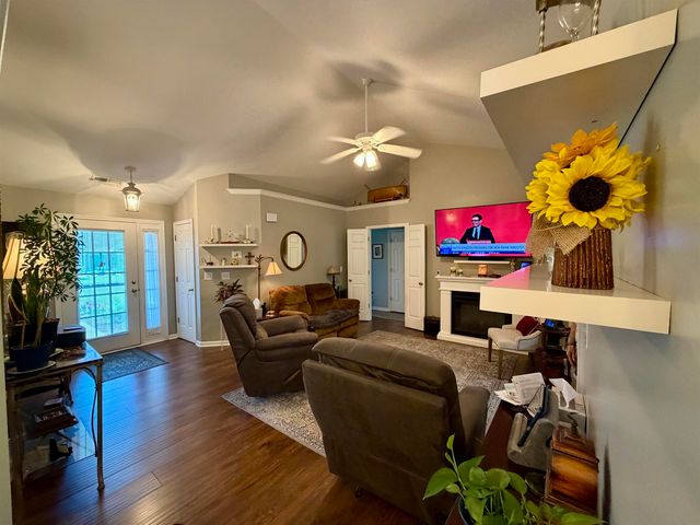 207 Melody Gardens Dr., Surfside Beach, SC 29575