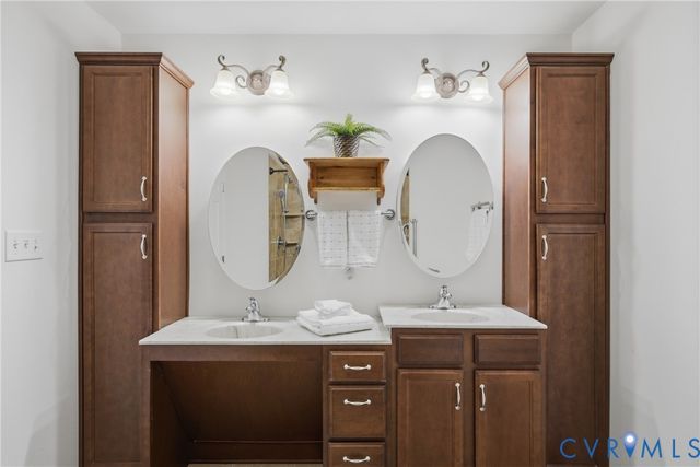 2043 Maginoak Ct, North Chesterfield, VA 23236