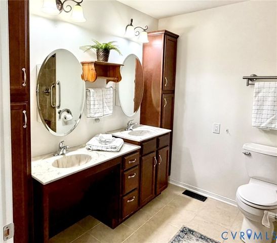 2043 Maginoak Ct, North Chesterfield, VA 23236