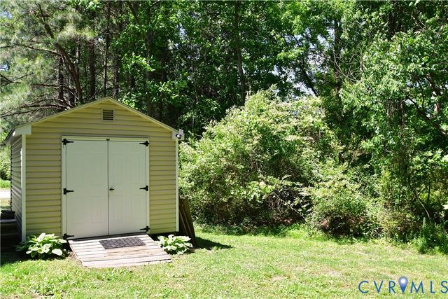 2043 Maginoak Ct, North Chesterfield, VA 23236