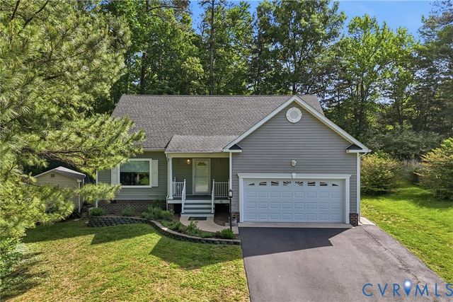 2043 Maginoak Ct, North Chesterfield, VA 23236