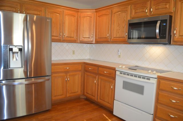 806 W Honeysuckle Lane, Nixa, MO 65714