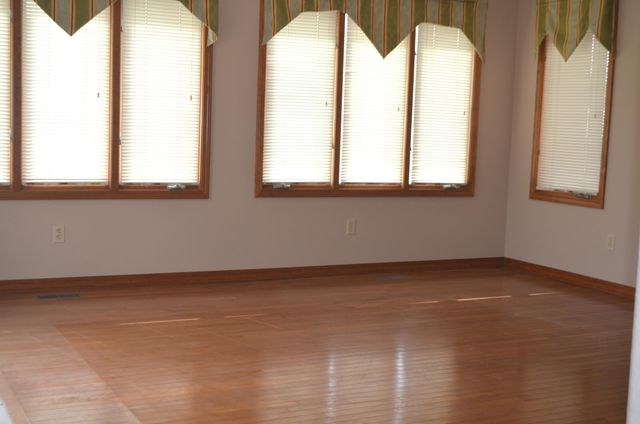 806 W Honeysuckle Lane, Nixa, MO 65714