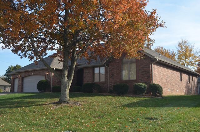 806 W Honeysuckle Lane, Nixa, MO 65714