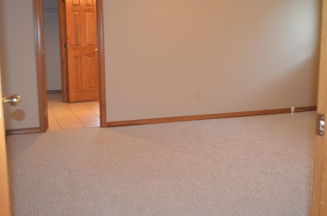 806 W Honeysuckle Lane, Nixa, MO 65714